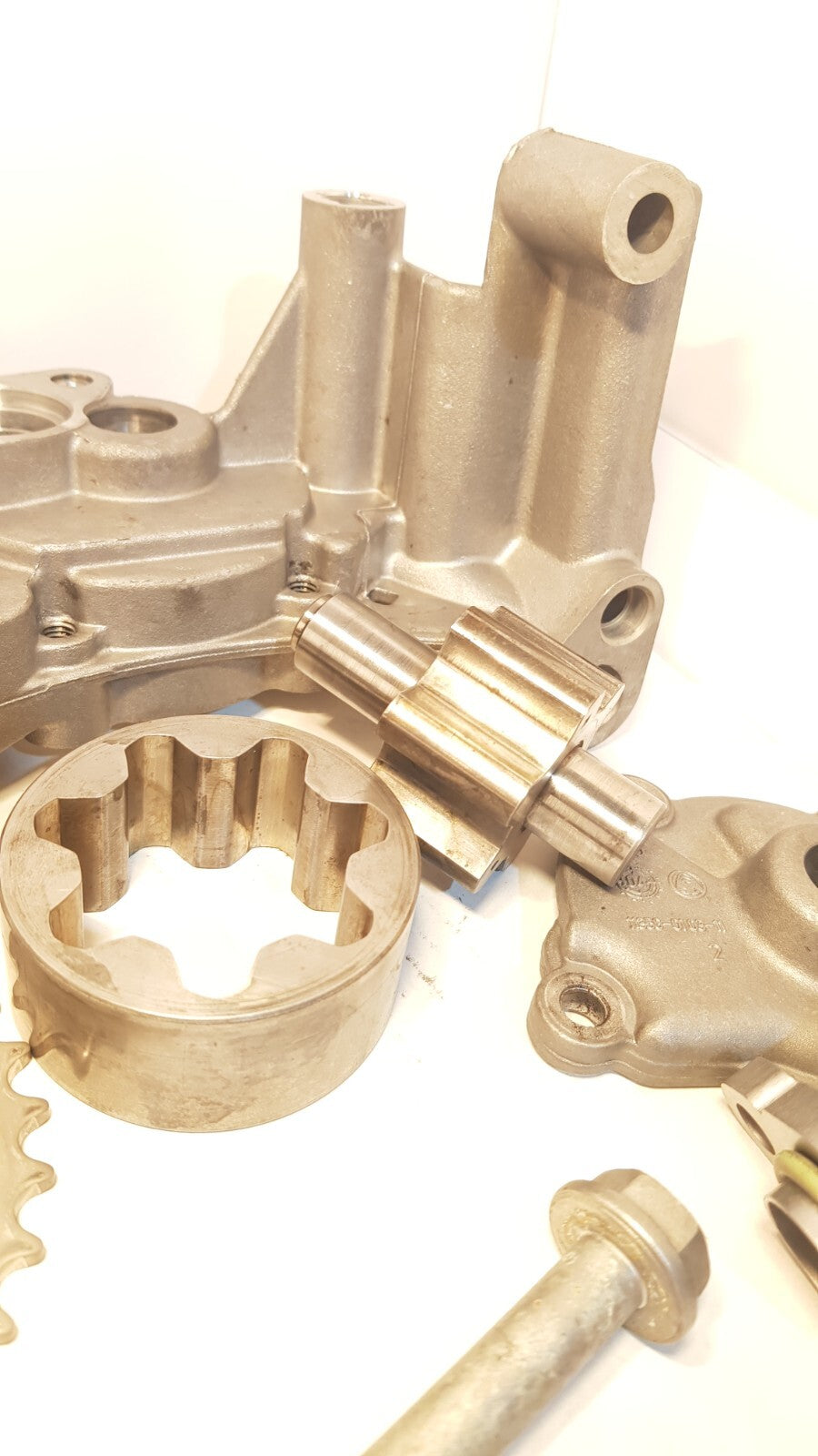 Delete oil pump 06D103295R Conversion to the stronger oil pump Cupra
